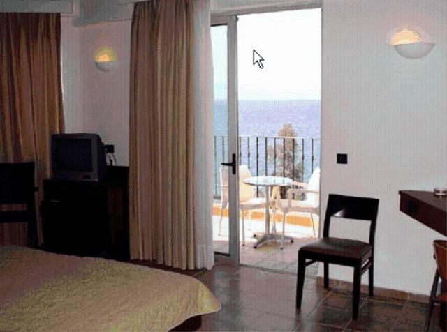 Thalassa Hotell Loutra Aidhipsou Rum bild